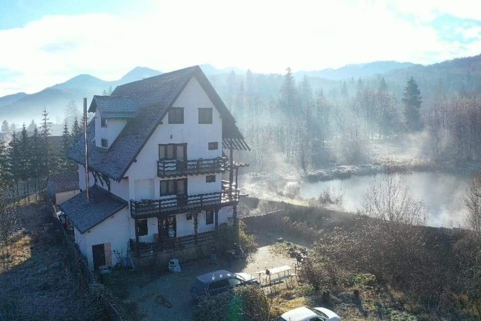Отель Dumbrava Soarelui Брашов Экстерьер фото